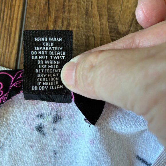 Peck & Peck Floral Print Lightweight Knit Top w/Sequin & Bead Accents Size XL - Picture 9 of 10